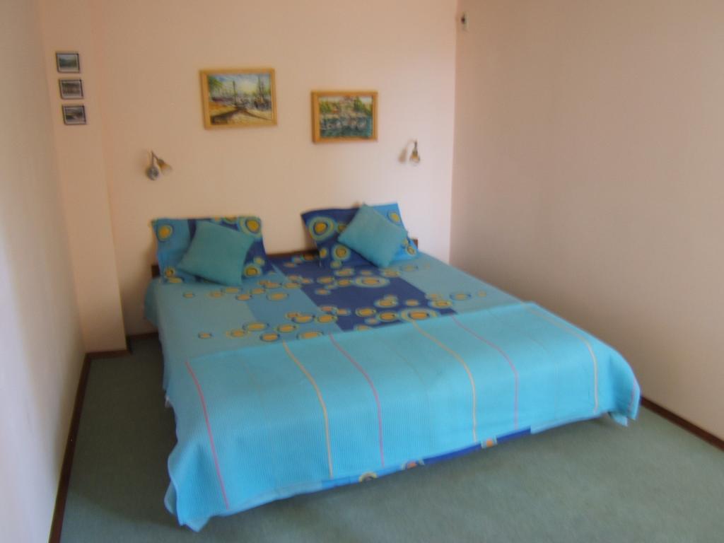 Regina'S Guesthouse Baltschik Zimmer foto