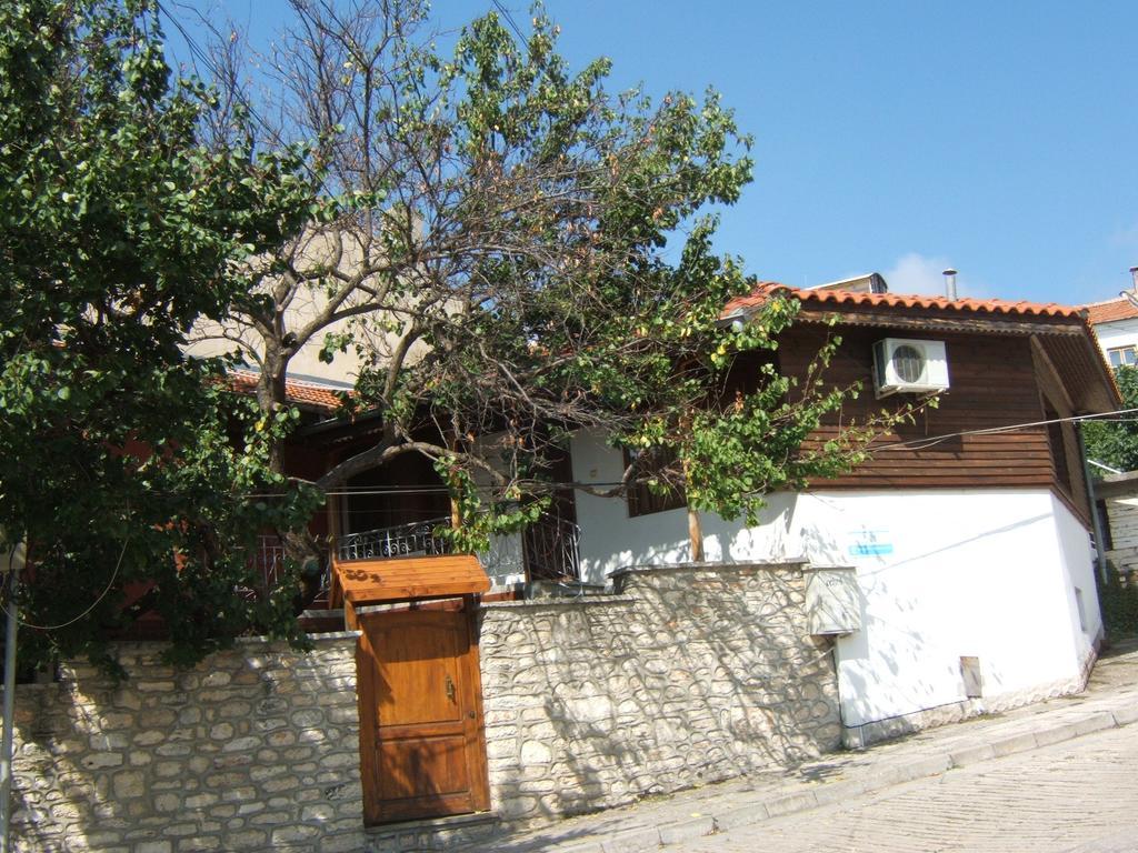 Regina'S Guesthouse Baltschik Exterior foto